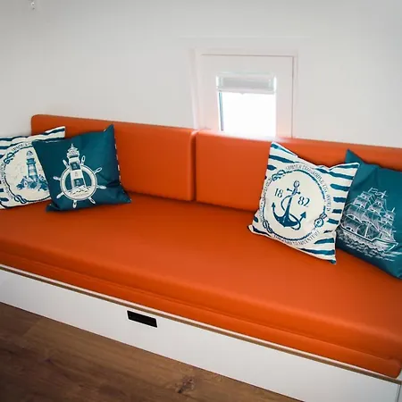 Apartma Sh Porto 1 Floating House, Marina *