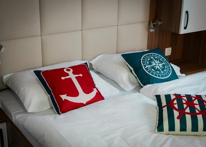 Sh Porto 1 Floating House, Marina * ポルトローシュ