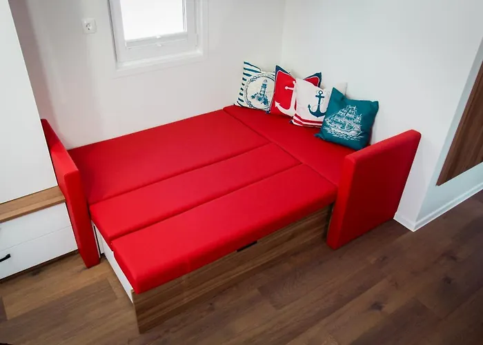 Sh Porto 1 Floating House, Marina *